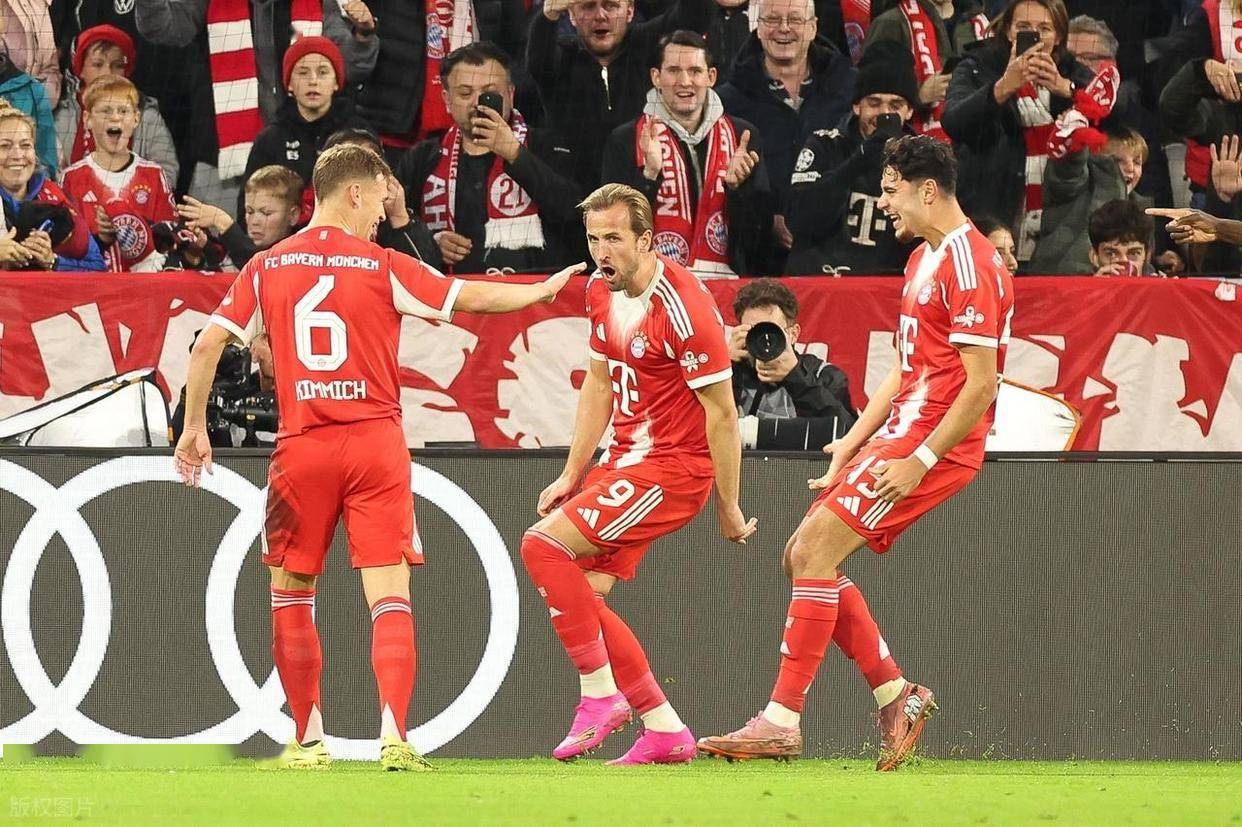 爱游戏正版-拜仁慕尼黑训练开放日，加时末段迎来里程碑引欢呼，亚冠在即，心理建设被强调(拜仁慕尼黑主场安联球场夜晚)